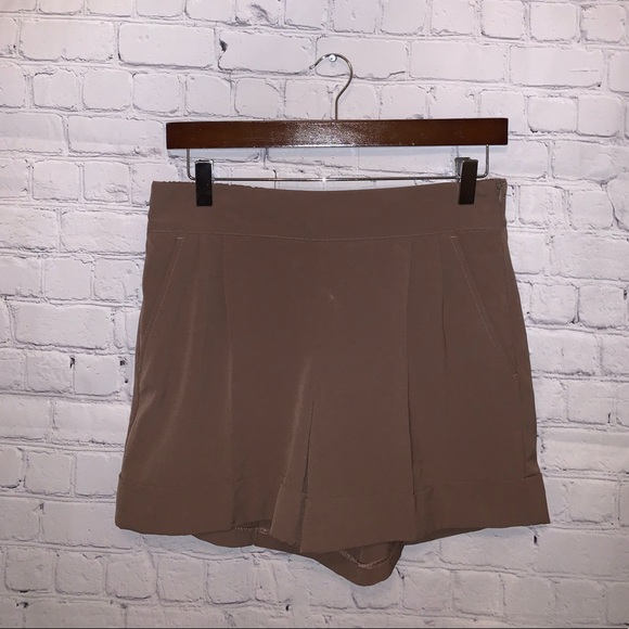 New York & Company Pants - NY & Company 7th Avenue Brown Shorts size 6